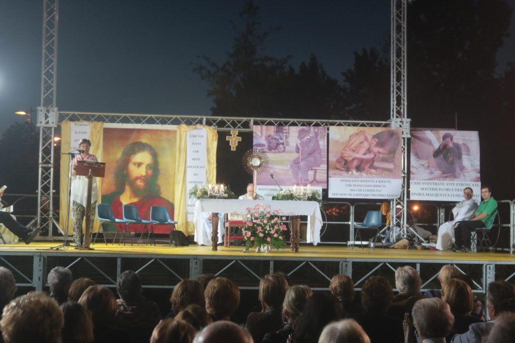 Adorazione Eucaristica al parco del Mercatello