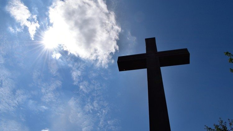 Croce con nuvola
